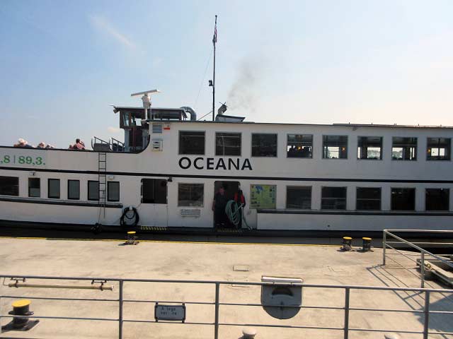 Ausflugsschiff Oceana