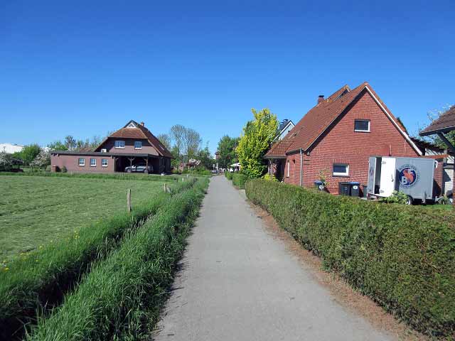 Fußweg zur Schleuse Varel